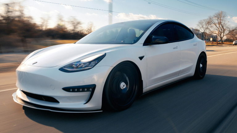 É o fim da "condução autónoma" da Tesla como a conhecíamos. Esta será a alternativa