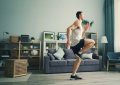 E se te disser que há uma alternativa 100% gratuita ao Apple Fitness+ para treinar em casa?