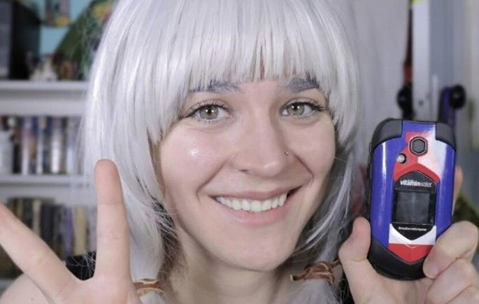 Elana Mugdan smartphone