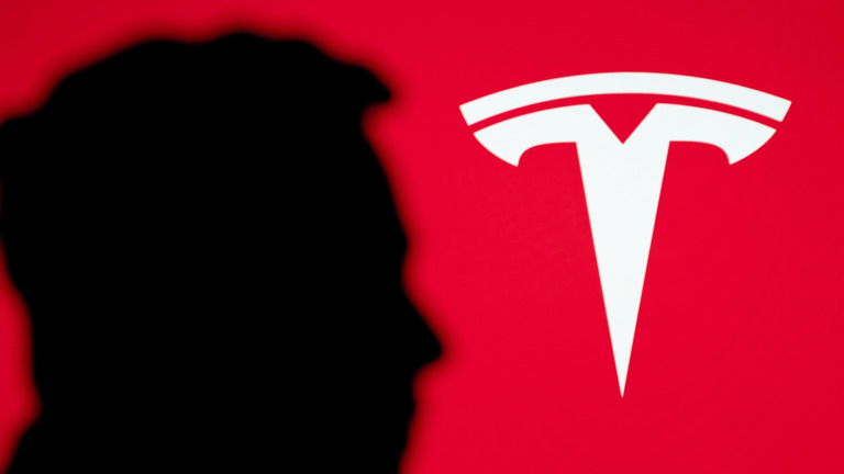 Tesla celebra grande vitória na Europa mas regulador europeu põe travão a Elon Musk