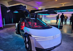 Conduzimos sem volante mecânico: a tecnologia Peugeot que muda tudo em 2027