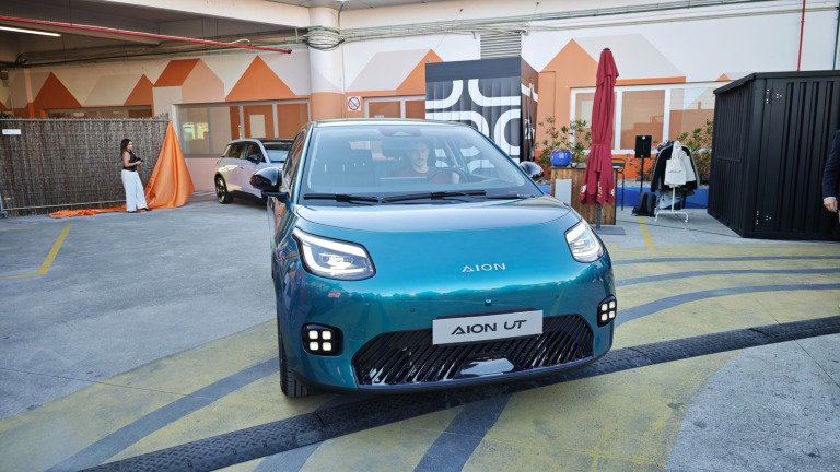 Este carro elétrico chinês tem autonomia para 600 km e o preço em Portugal impressiona