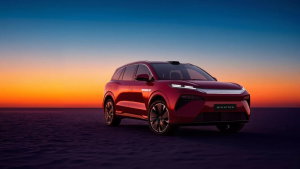 Este elétrico da BYD carrega quase tão rápido como abastecer um carro a combustão