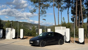 Este mapa diz os preços de todos os Superchargers da Tesla em tempo real