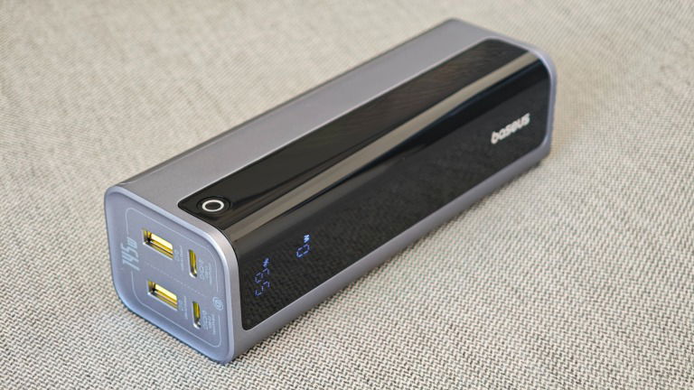 Este powerbank Baseus é perfeito para carregar todos os gadgets rápido em viagem