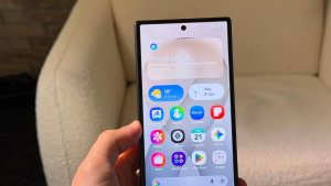 Este telemóvel da Samsung vai chegar a Portugal e já é "rasgado" pela concorrência