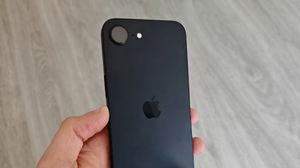 Este telemóvel vai ser lançado em março e estou particularmente entusiasmado