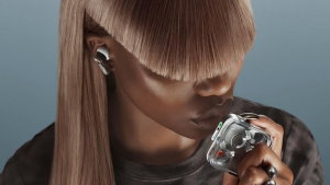 Estes ear buds custam menos de 200 euros e conseguem competir com Apple e Samsung