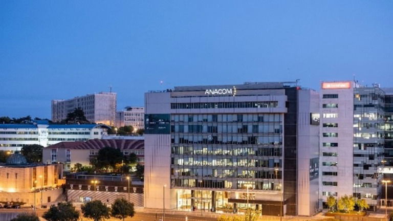 Fnac multada em 95 mil euros por irregularidades em equipamentos