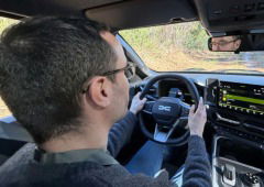 Fomos a França testar o segredo da Dacia para dominar 2026