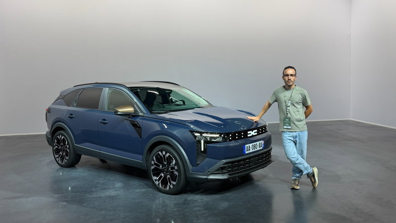Fui a Milão conhecer o Dacia que vem para Portugal com preço de arromba