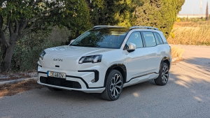 Conduzi o GAC Aion V: SUV chinês espaçoso com um segredo muito útil