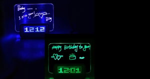 Gadget Lover: Relógio com luz fluorescente, quadro editável e 4 entradas USB por 12€