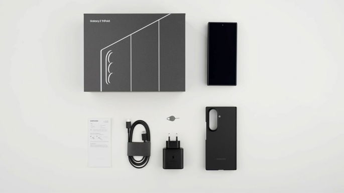 Galaxy Z TriFold unboxing