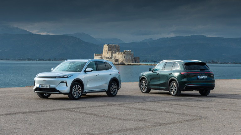 Geely entra em Portugal com dois SUVs eletrificados