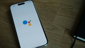 Google Assistant acaba em setembro: o que muda no telemóvel, no relógio e no carro