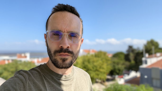Frontal, modo retrato