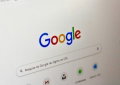 Google pode guardar as tuas imagens, áudio e vídeos das pesquisas para treinar IA