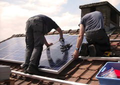 Governo anuncia novo programa de apoio à compra de painéis solares