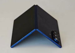 Há (excelentes) notícias sobre o 1º telemóvel tridobrável da Samsung