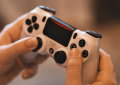 Há jogos grátis na PS5 que são incríveis e nem sequer sabes que existem