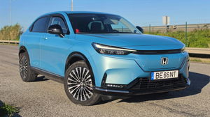 Conduzi o Honda e:Ny1 100% elétrico: 3 coisas que adorei e 2 que nem tanto