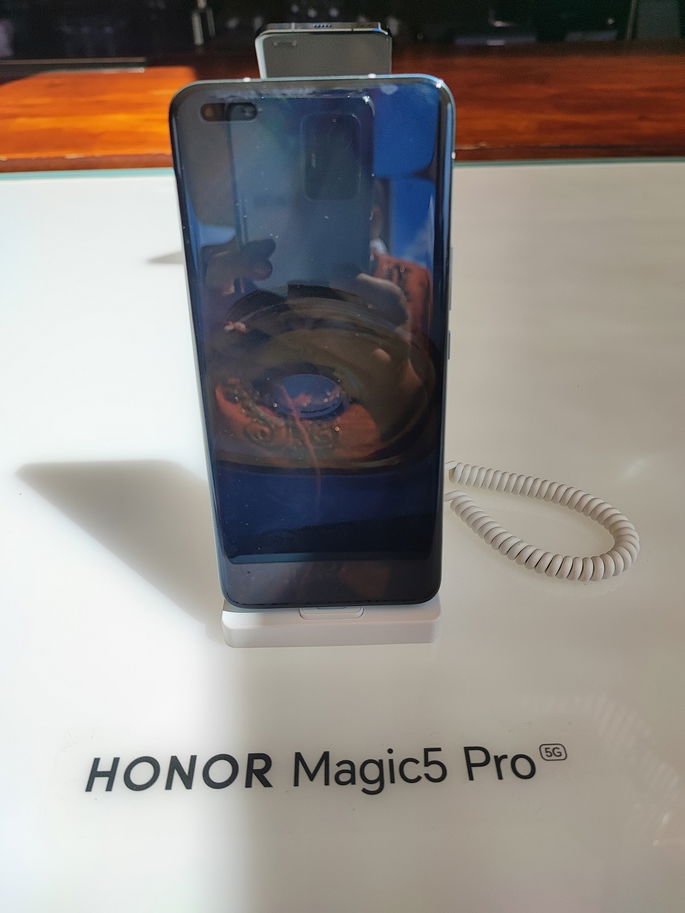 imagem do smartphone Honor Magic5 Pro