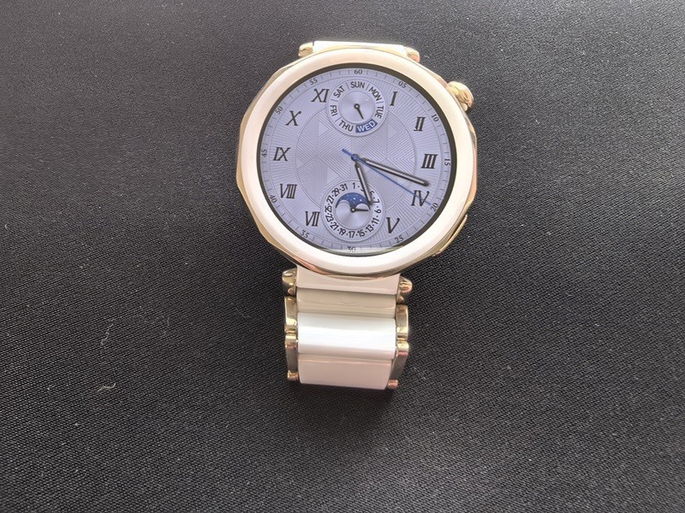 Huawei Watch GT 5 Pro design cerâmica