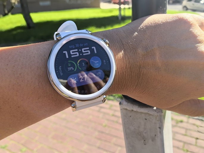 Huawei Watch GT 5 Pro ecrã ar livre