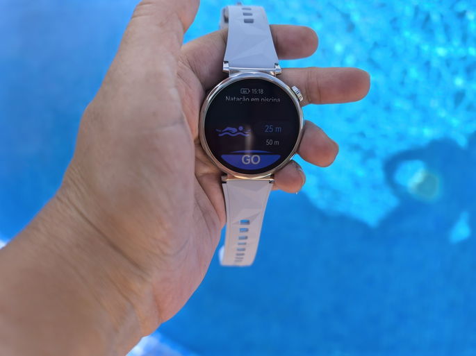 Huawei Watch GT5 piscina