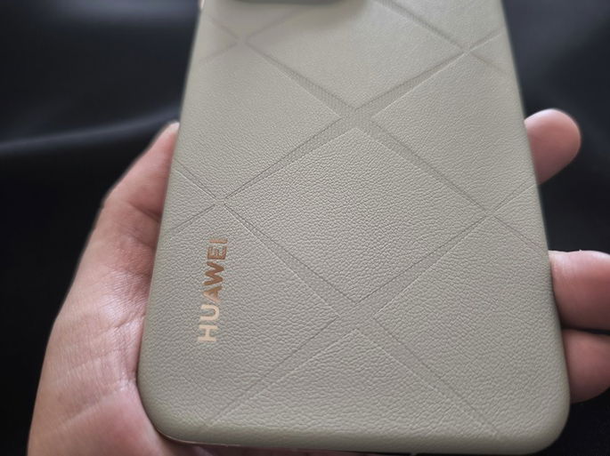 textura painel traseiro Huawei Pura 70 Ultra