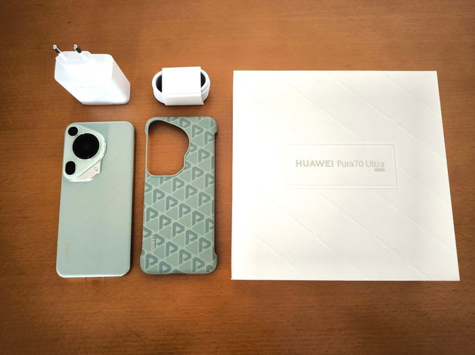 Unboxing Huawei Pura 70 Ultra