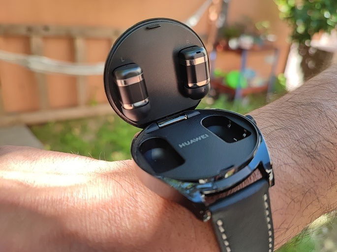 Huawei Watch Buds aberto