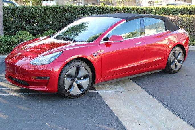 Tesla Model 3 conversão descapotável