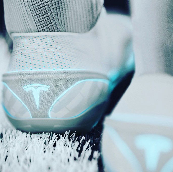 Chuteiras futebol tesla