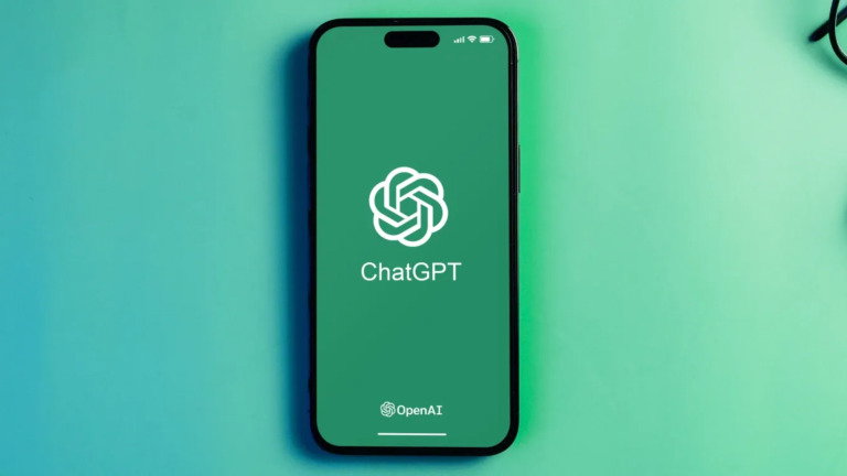 Como será o telemóvel do futuro? A OpenAI tem a resposta