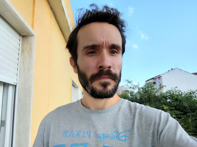 Selfie com a câmara traseira do SPC Discovery Pro