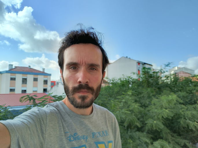 Selfie com a câmara traseira do SPC Discovery Pro