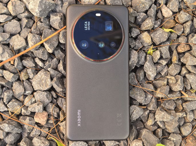 Xiaomi 15 Ultra fundo pedras