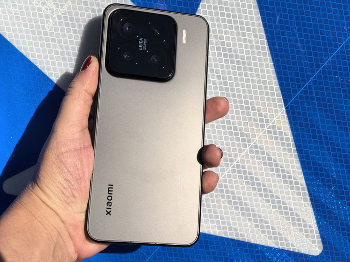 Xiaomi 15 construção