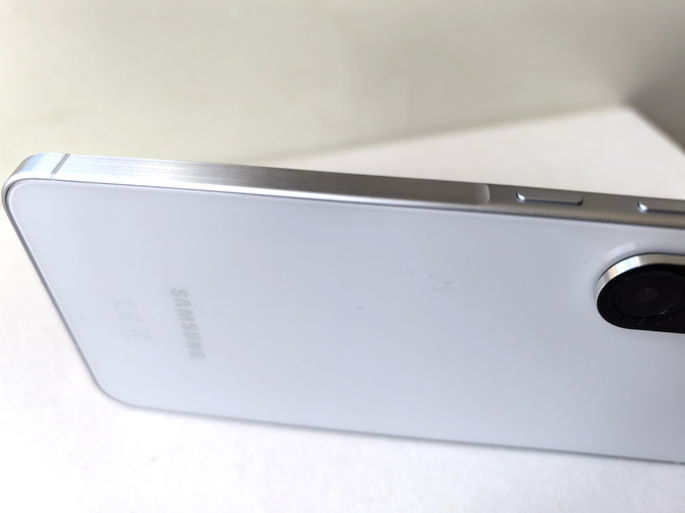 Samsung Galaxy A56 lateral