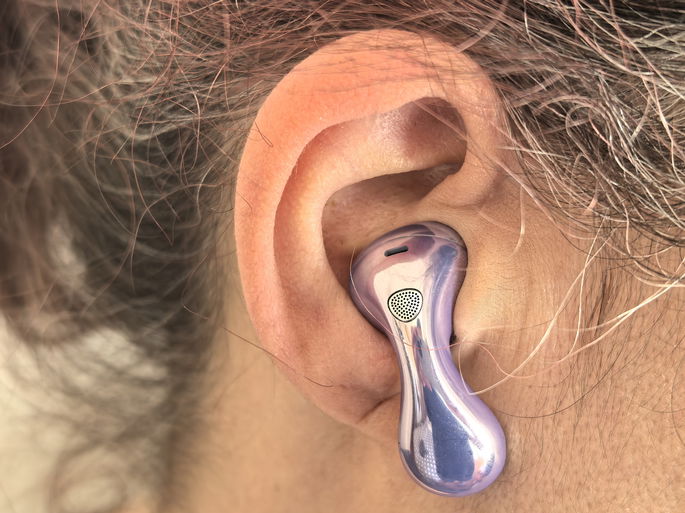 Huawei FreeBuds 6 no ouvido