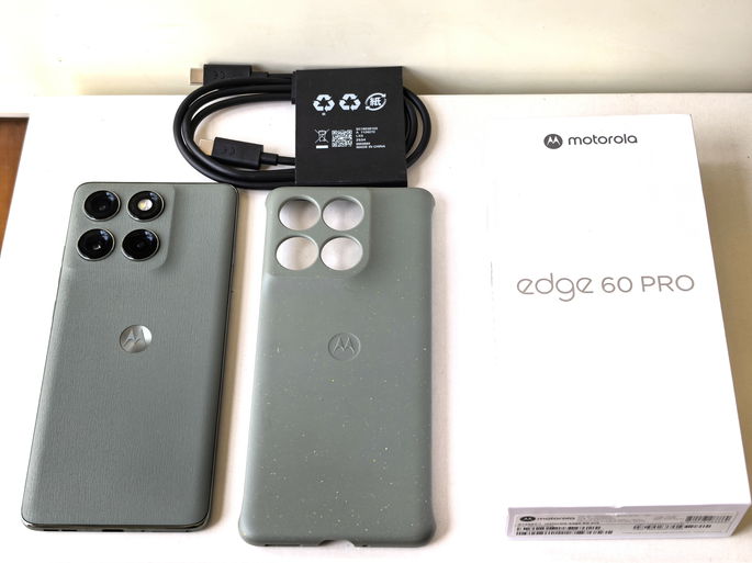 Motorola Edge 60 Pro unboxing