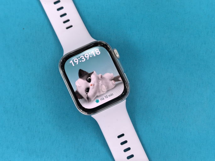 Huawei Watch Fit 4 fundo azul