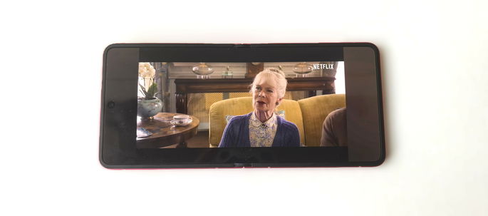 Samsung Galaxy Z Flip7 ecrã aberto