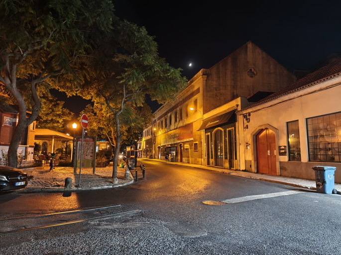 Principal, exterior noite