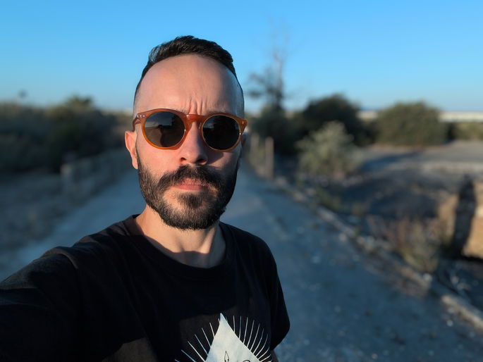 Frontal, modo retrato