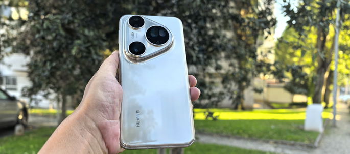 Huawei Pura 80 Ultra design