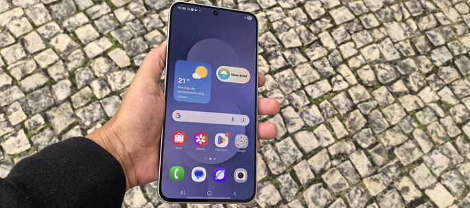 Samsung Galaxy S25 FE ecrã