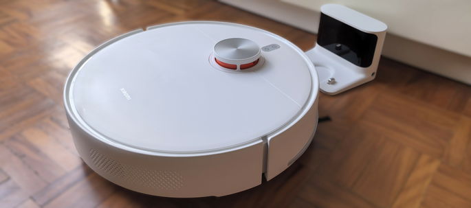 Xiaomi S40 a estacionar na base de carregamento